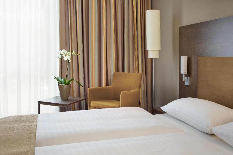 Intercityhotel Darmstadt Room photo